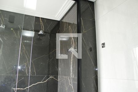 Apartamento à venda com 128m², 4 quartos e 2 vagasDetalhe do Banheiro da Suite