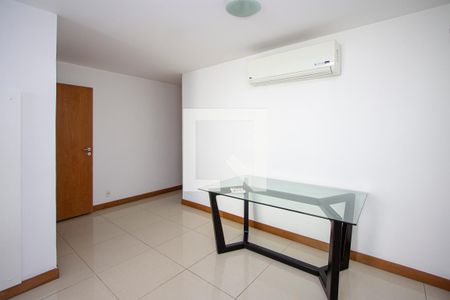 Sala de apartamento para alugar com 2 quartos, 82m² em Icaraí, Niterói