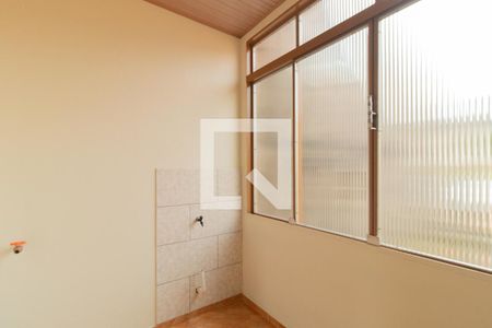 Casa à venda com 12m², 2 quartos e 1 vagaÁrea de Serviço