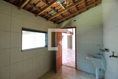 Casa à venda com 249m², 2 quartos e 1 vagaÁrea de Serviço