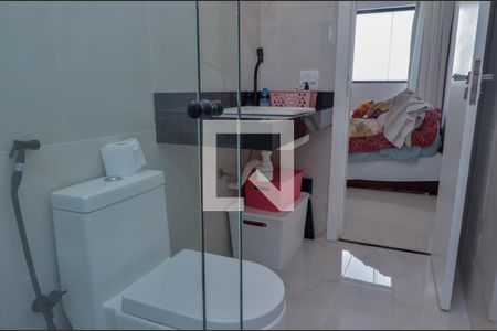 Casa de condomínio à venda com 240m², 3 quartos e 2 vagasBanheiro da Suíte 2