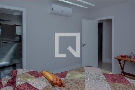 Casa de condomínio à venda com 240m², 3 quartos e 2 vagasSuíte 2