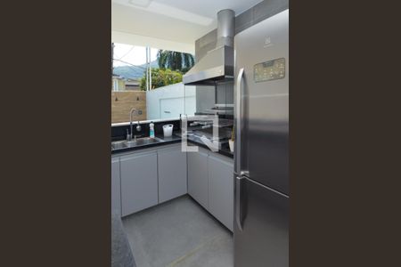 Casa de condomínio à venda com 240m², 3 quartos e 2 vagasÁrea externa