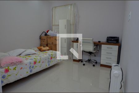 Casa de condomínio à venda com 240m², 3 quartos e 2 vagasSuíte 3