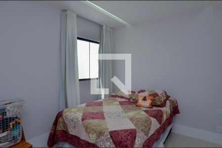 Casa de condomínio à venda com 240m², 3 quartos e 2 vagasSuíte 2