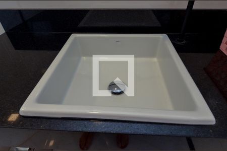 Casa de condomínio à venda com 240m², 3 quartos e 2 vagasBanheiro da Suíte 2