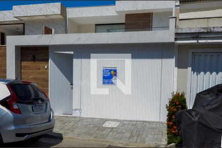 Casa de condomínio à venda com 240m², 3 quartos e 2 vagasDetalhe