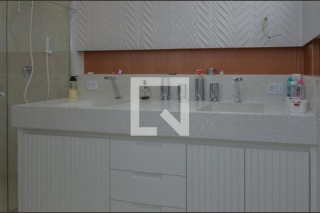 Casa de condomínio à venda com 240m², 3 quartos e 2 vagasBanheiro da Suíte 1