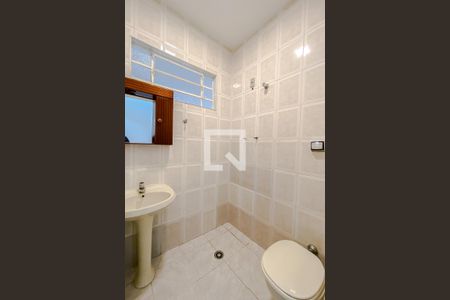 Casa à venda com 110m², 2 quartos e 2 vagasBanheiro