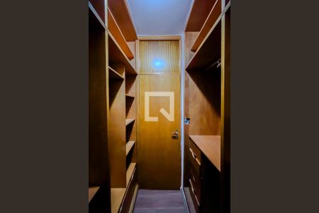 Casa à venda com 110m², 2 quartos e 2 vagasQuarto 2 - Armários