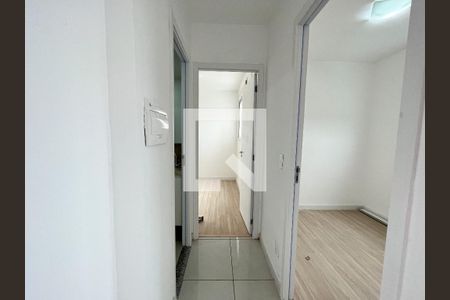 Corredor de apartamento para alugar com 2 quartos, 34m² em Vila Mira, São Paulo