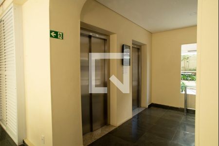 Apartamento para alugar com 32m², 1 quarto e 1 vagaElevadores