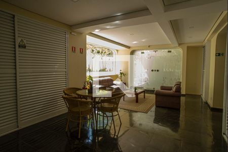 Apartamento para alugar com 32m², 1 quarto e 1 vagaHall social