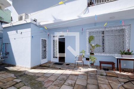 Casa à venda com 230m², 4 quartos e 6 vagasQuintal