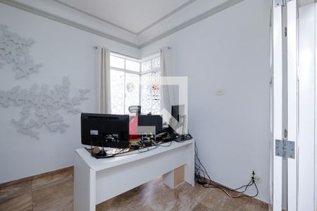 Casa à venda com 230m², 4 quartos e 6 vagasEscritório