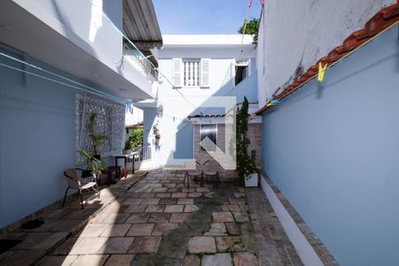 Casa à venda com 230m², 4 quartos e 6 vagasQuintal