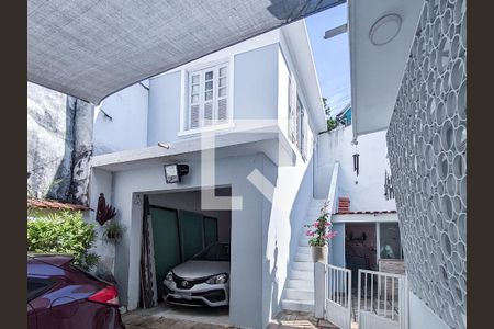 Casa à venda com 230m², 4 quartos e 6 vagasFachada