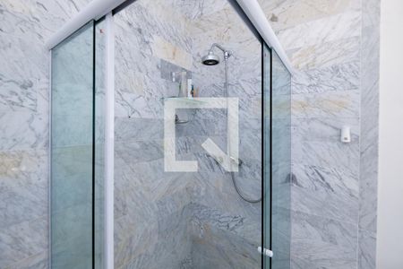 Casa à venda com 230m², 4 quartos e 6 vagasBanheiro Corredor