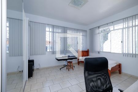 Casa à venda com 230m², 4 quartos e 6 vagasQuarto 2