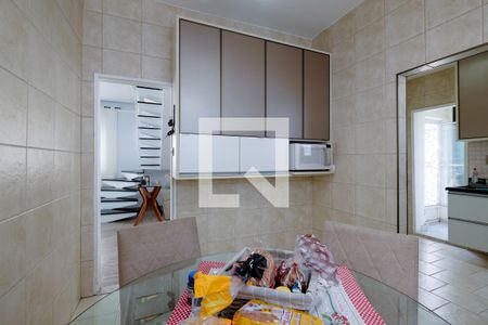 Casa à venda com 230m², 4 quartos e 6 vagasCopa