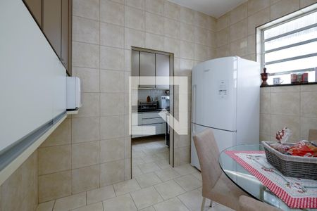 Casa à venda com 230m², 4 quartos e 6 vagasCopa