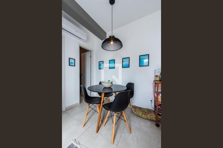Sala de apartamento para alugar com 1 quarto, 65m² em Ponta da Praia, Santos
