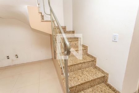 Escada de casa à venda com 3 quartos, 209m² em Centro, Diadema