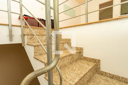 Escada de casa à venda com 3 quartos, 209m² em Centro, Diadema