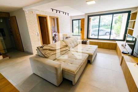 Sala de casa de condomínio para alugar com 4 quartos, 210m² em Jardim Ampliacao, São Paulo
