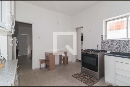 Casa à venda com 150m², 4 quartos e 1 vaga Casa à venda com 150m², 4 quartos e 1 vagaCozinha