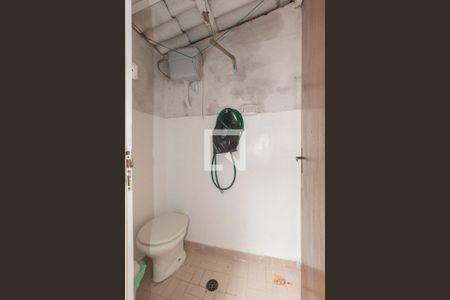 Casa à venda com 150m², 4 quartos e 1 vaga Casa à venda com 150m², 4 quartos e 1 vagaBanheiro - Quintal