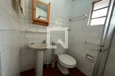 Casa à venda com 240m², 2 quartos e 1 vagaBanheiro
