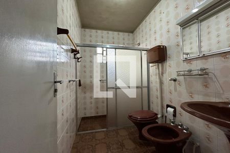 Casa à venda com 240m², 2 quartos e 1 vagaBanheiro