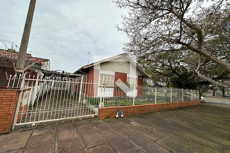 Casa à venda com 240m², 2 quartos e 1 vagaFachada