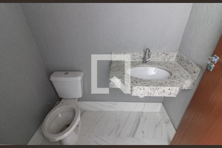 Casa de condomínio à venda com 120m², 2 quartos e 1 vagaLavabo