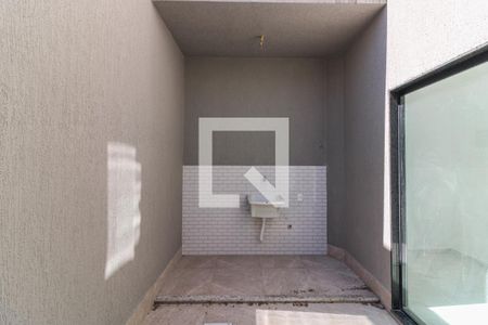 Casa de condomínio à venda com 120m², 2 quartos e 1 vagaÁrea de Serviço