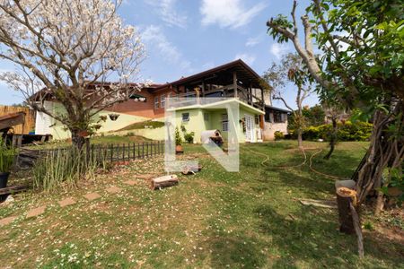 Casa de condomínio à venda com 270m², 3 quartos e 2 vagas Casa de condomínio à venda com 270m², 3 quartos e 2 vagasQuintal