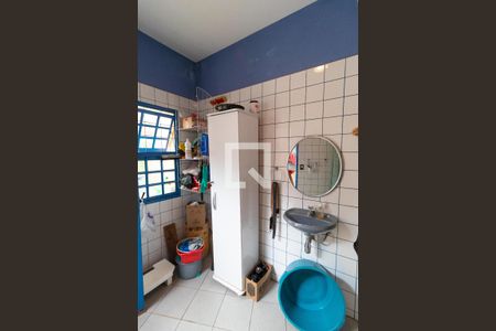 Casa de condomínio à venda com 270m², 3 quartos e 2 vagas Casa de condomínio à venda com 270m², 3 quartos e 2 vagasBanheiro 02