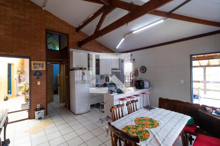 Casa de condomínio à venda com 270m², 3 quartos e 2 vagas Casa de condomínio à venda com 270m², 3 quartos e 2 vagasCozinha