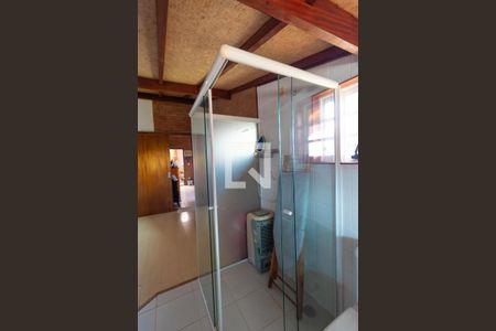 Casa de condomínio à venda com 270m², 3 quartos e 2 vagas Casa de condomínio à venda com 270m², 3 quartos e 2 vagasBanheiro da Suíte 02