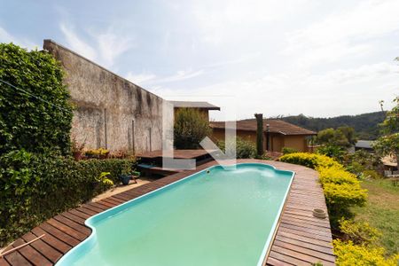 Casa de condomínio à venda com 270m², 3 quartos e 2 vagas Casa de condomínio à venda com 270m², 3 quartos e 2 vagasPiscina