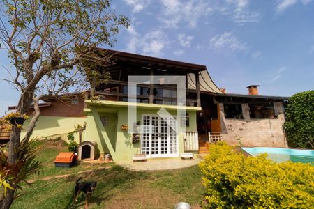 Casa de condomínio à venda com 270m², 3 quartos e 2 vagas Casa de condomínio à venda com 270m², 3 quartos e 2 vagasQuintal