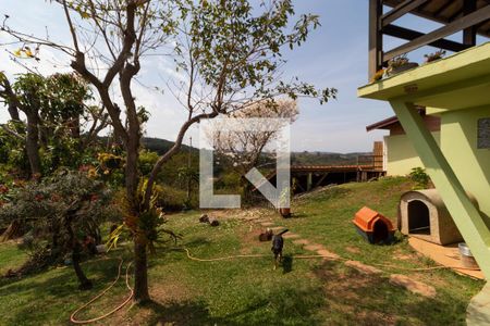 Casa de condomínio à venda com 270m², 3 quartos e 2 vagas Casa de condomínio à venda com 270m², 3 quartos e 2 vagasQuintal