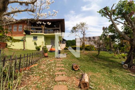 Casa de condomínio à venda com 270m², 3 quartos e 2 vagas Casa de condomínio à venda com 270m², 3 quartos e 2 vagasQuintal
