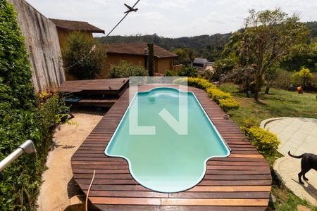 Casa de condomínio à venda com 270m², 3 quartos e 2 vagas Casa de condomínio à venda com 270m², 3 quartos e 2 vagasPiscina