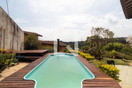 Casa de condomínio à venda com 270m², 3 quartos e 2 vagas Casa de condomínio à venda com 270m², 3 quartos e 2 vagasPiscina