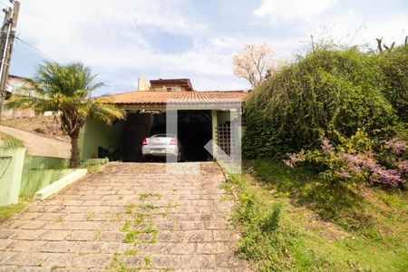 Casa de condomínio à venda com 270m², 3 quartos e 2 vagas Casa de condomínio à venda com 270m², 3 quartos e 2 vagasFachada