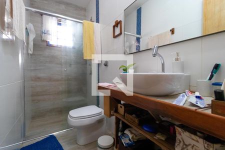 Casa de condomínio à venda com 270m², 3 quartos e 2 vagas Casa de condomínio à venda com 270m², 3 quartos e 2 vagasBanheiro 01