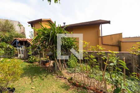 Casa de condomínio à venda com 270m², 3 quartos e 2 vagas Casa de condomínio à venda com 270m², 3 quartos e 2 vagasQuintal