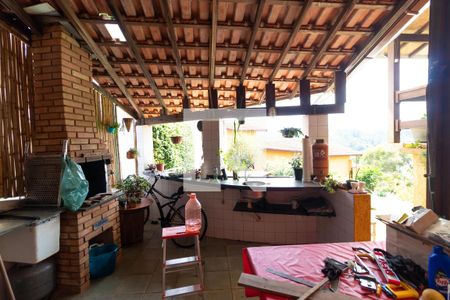 Casa de condomínio à venda com 270m², 3 quartos e 2 vagas Casa de condomínio à venda com 270m², 3 quartos e 2 vagasChurrasqueira